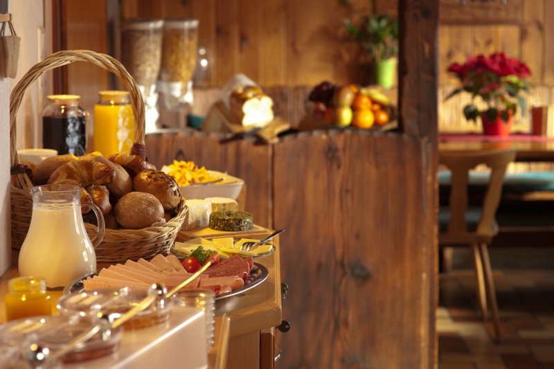 boulangerie-SANARY SUR MER-min_breakfast_buffet_food_restaurant_meal_hotel_plate_fresh-718745