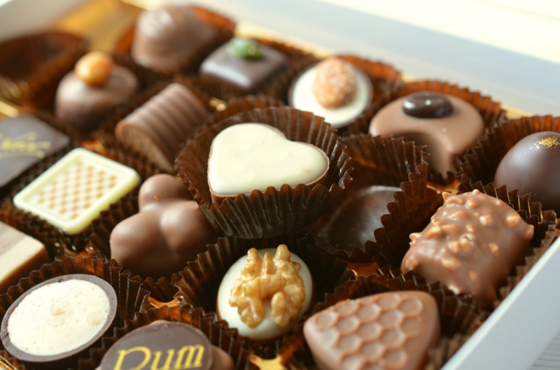 boulangerie-SANARY SUR MER-min_chocolates_food_candy_calories_nibble_chocolate_heart-782043